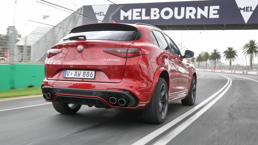  Alfa Romeo Stelvio Quadrifoglio (949) 2019 года  (AU) (фото 19 из 34)